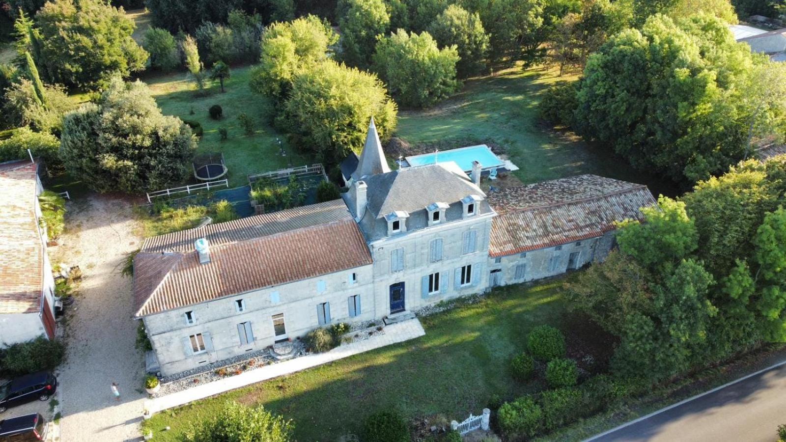 Bed and Breakfast Domaine du Grand Ormeau Semillac Exterior foto